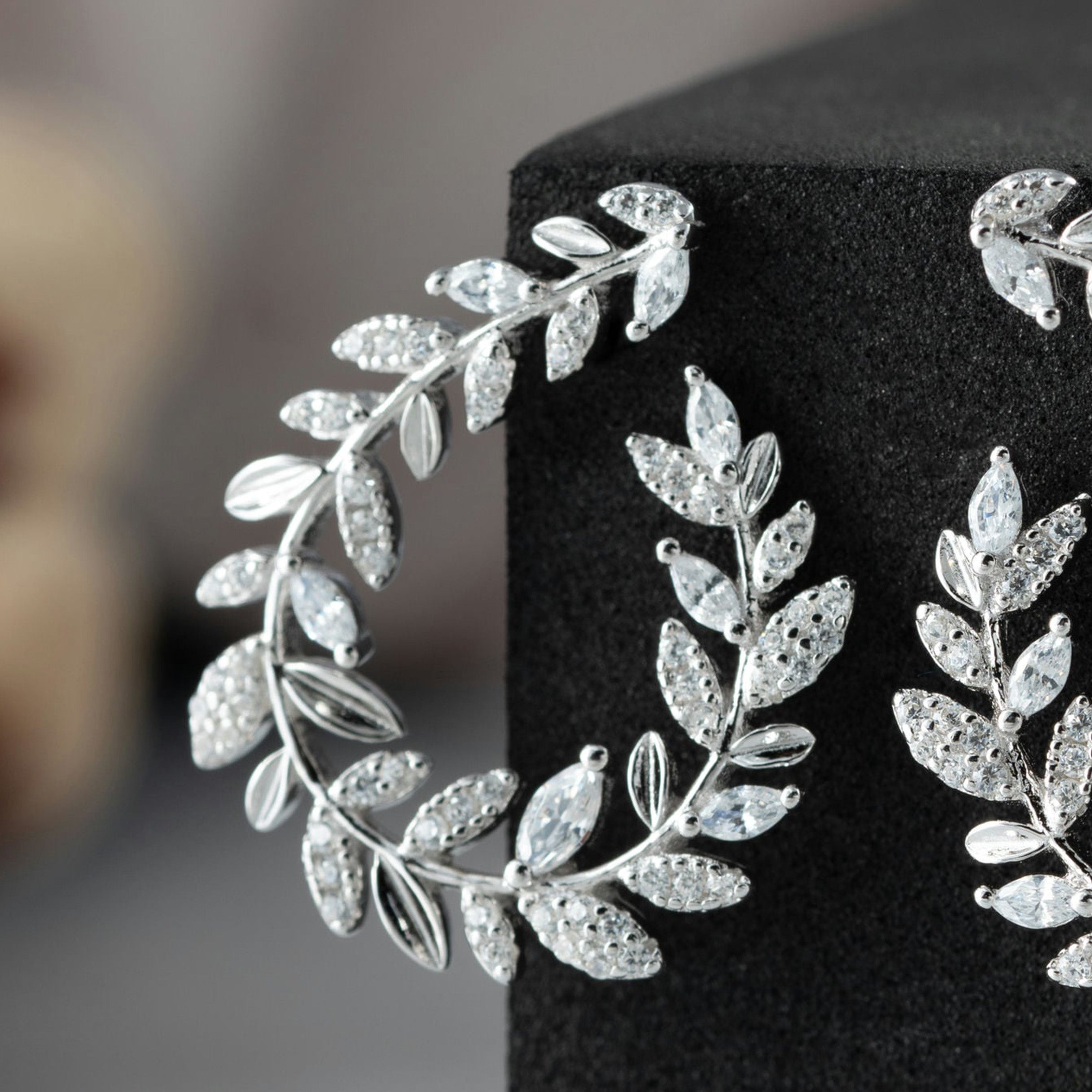 Crystalized Leaf Wreath Drops