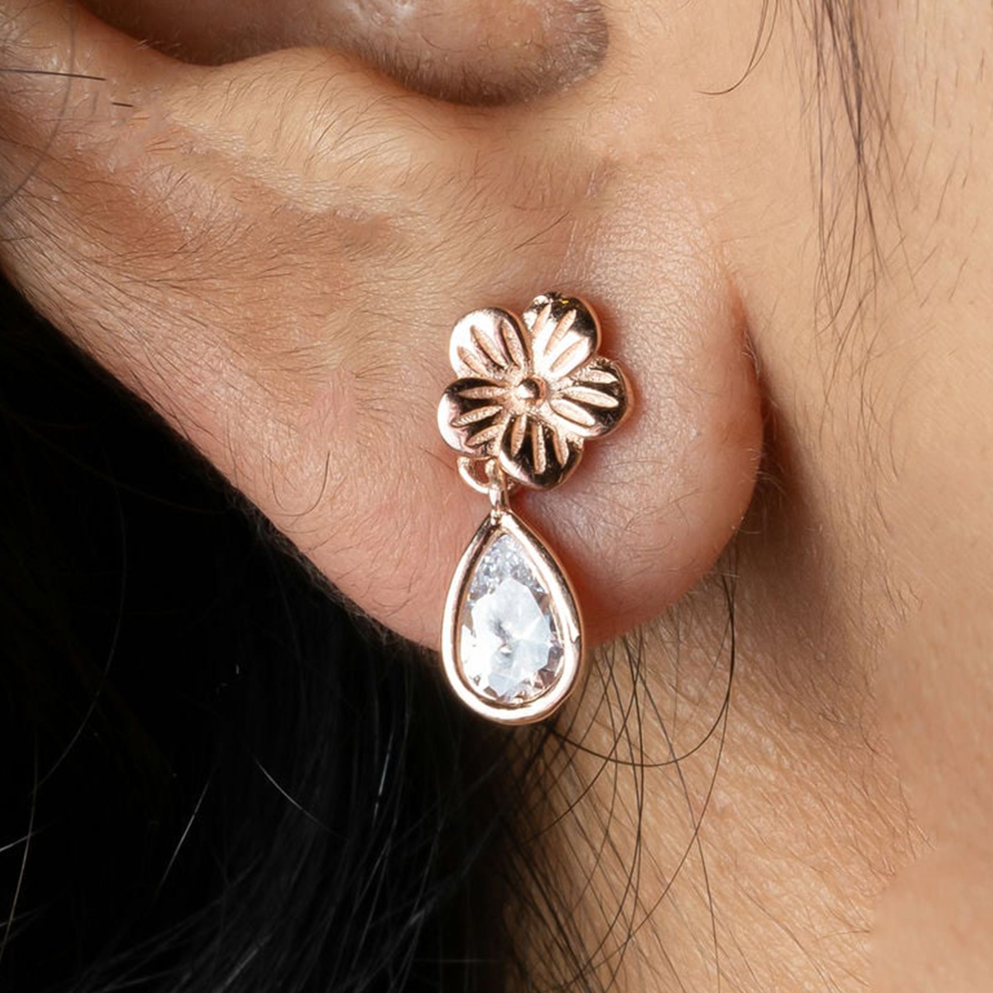Dazzling Crystal Teardrop earrings