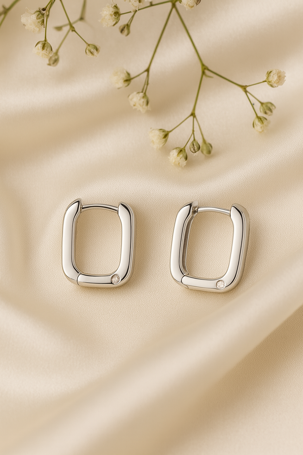 92.5 Silver Sleek Square Hoops