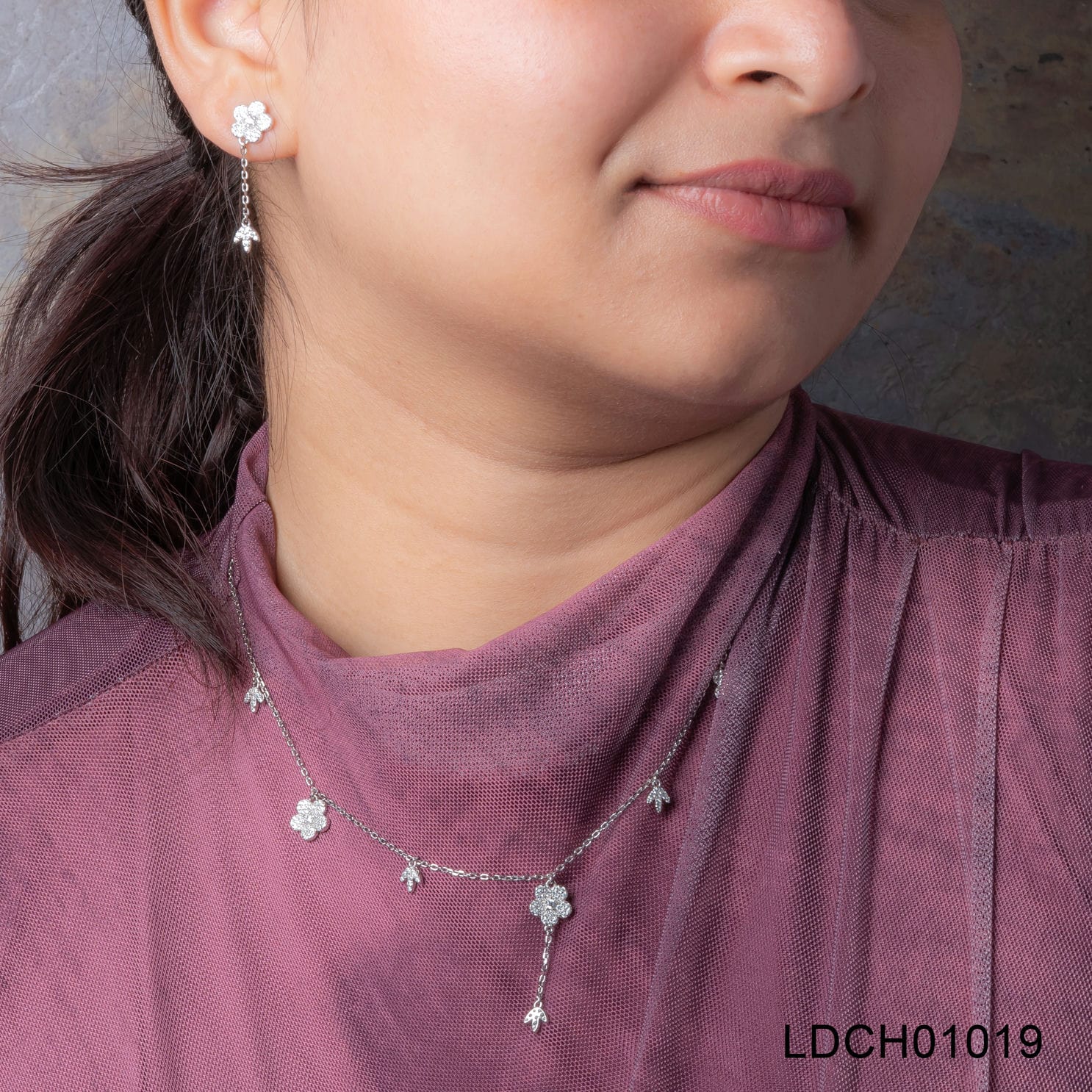 Delicate Leaf and Flower Silver Pendant Necklace Set