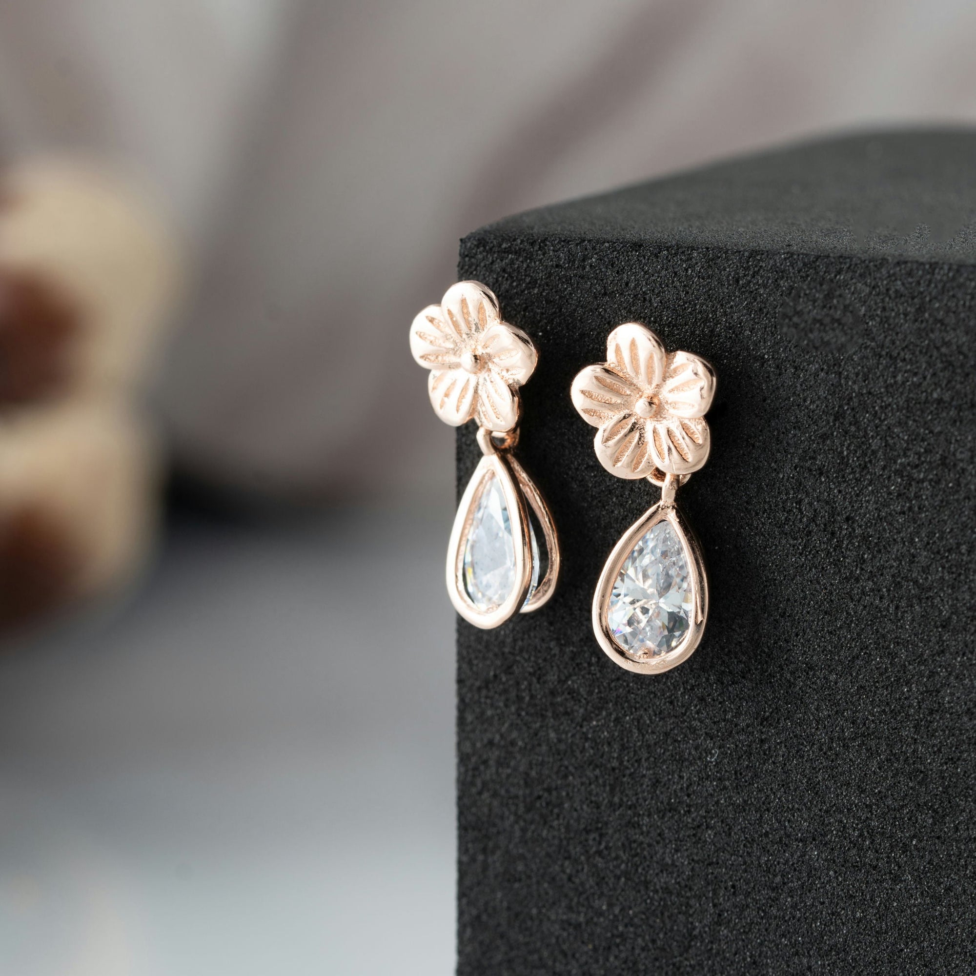 Dazzling Crystal Teardrop earrings