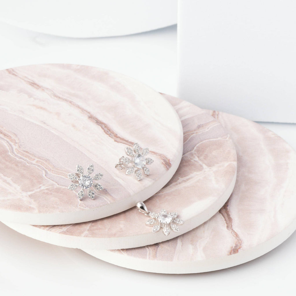 Rose gold plated floral pendant set