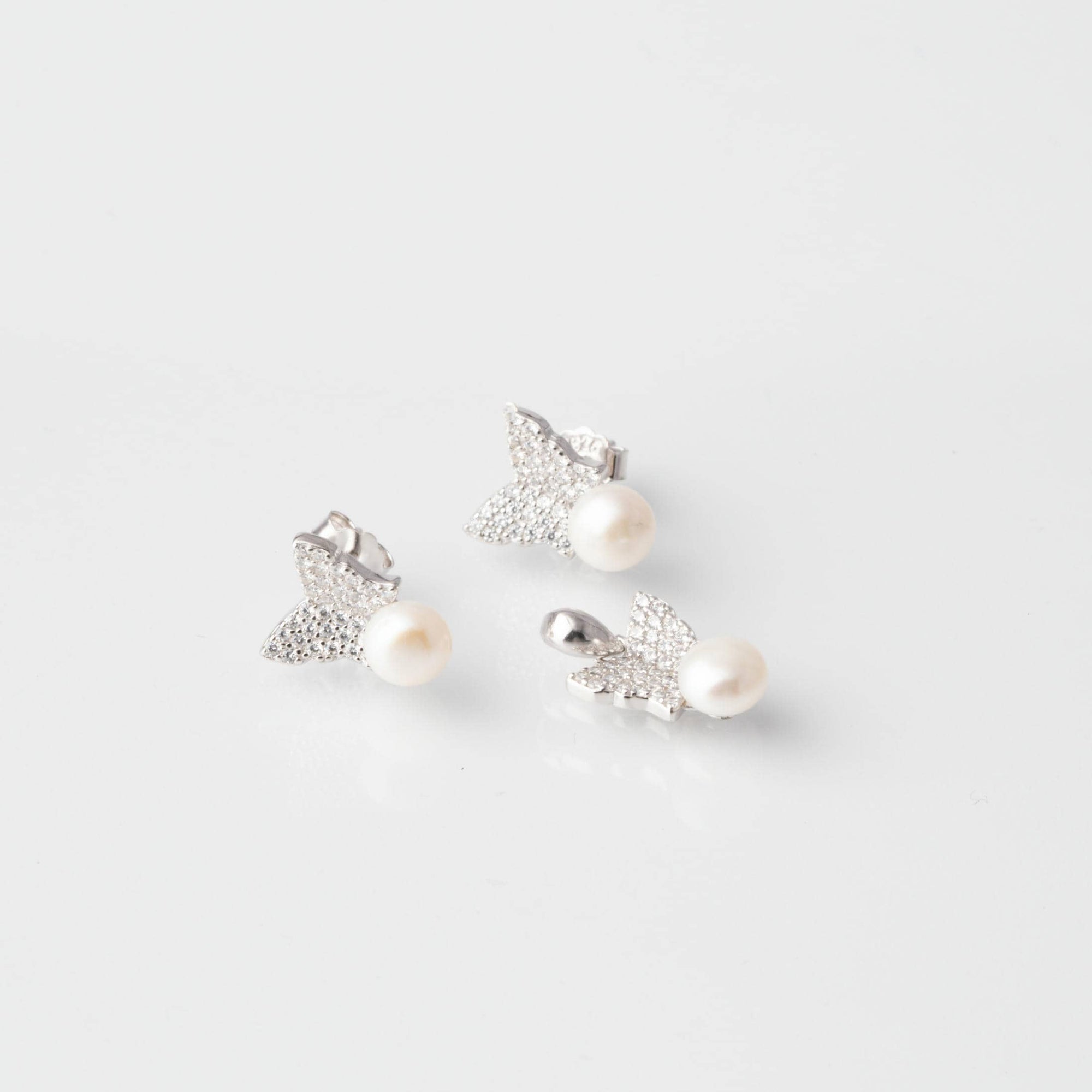 Rose gold plated Wings and Pearls pendant set