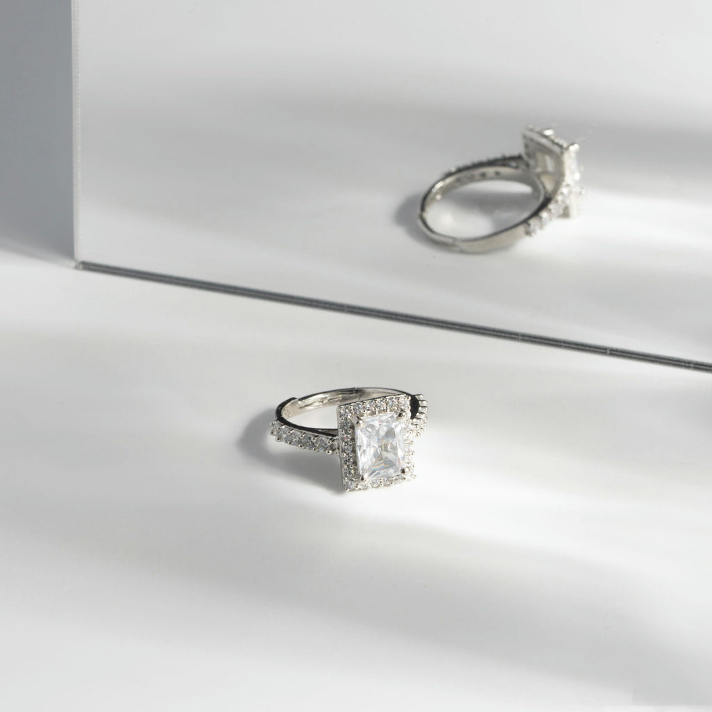 Luxe Aura Solitaire CZ Ring