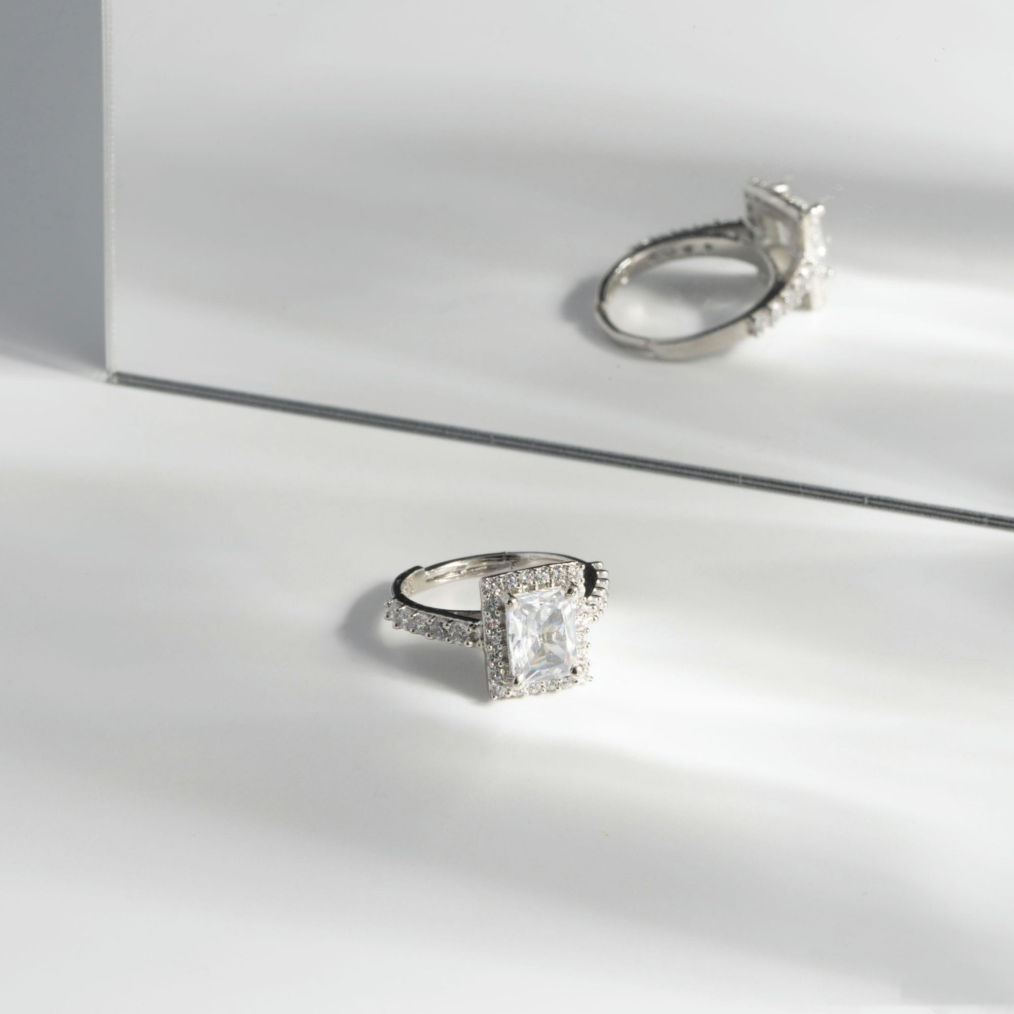 Luxe Aura Solitaire CZ Ring