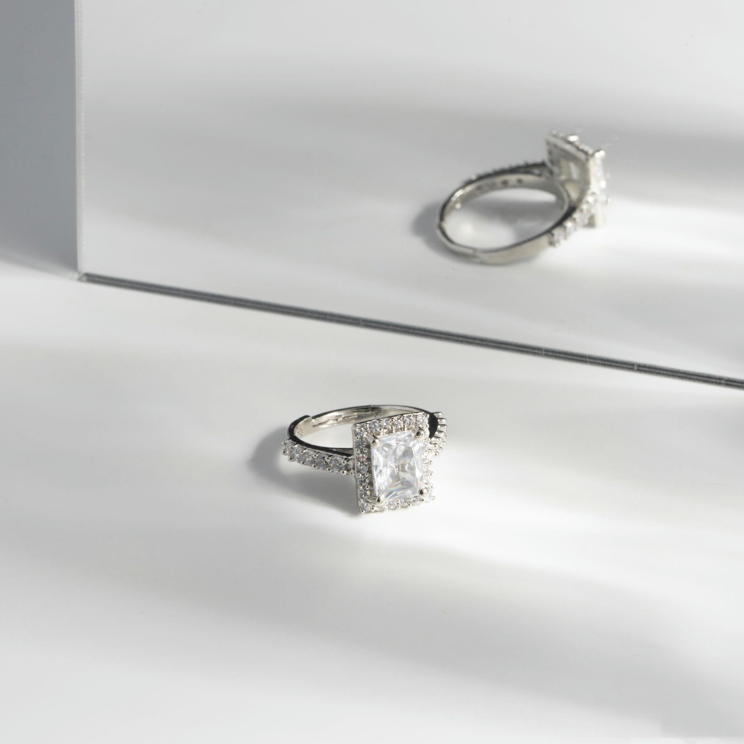 Luxe Aura Solitaire CZ Ring