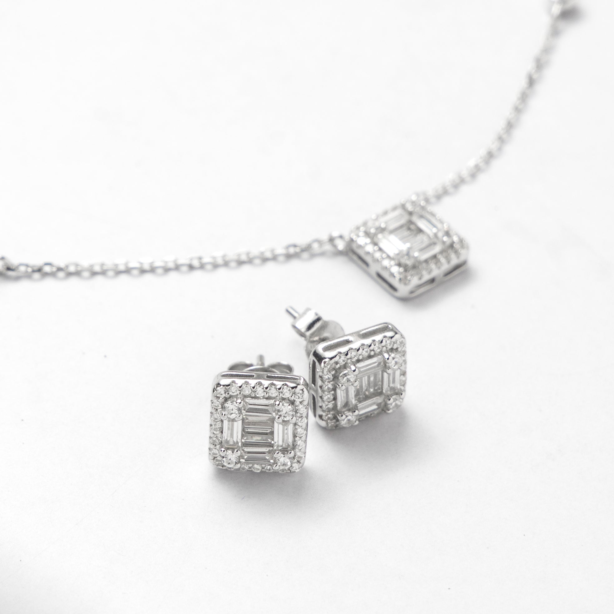 Elegant Halo Pendant and Earrings Set in 925 Silver - Timeless Jewelry with Cubic Zirconia Accents FOR WOMEN