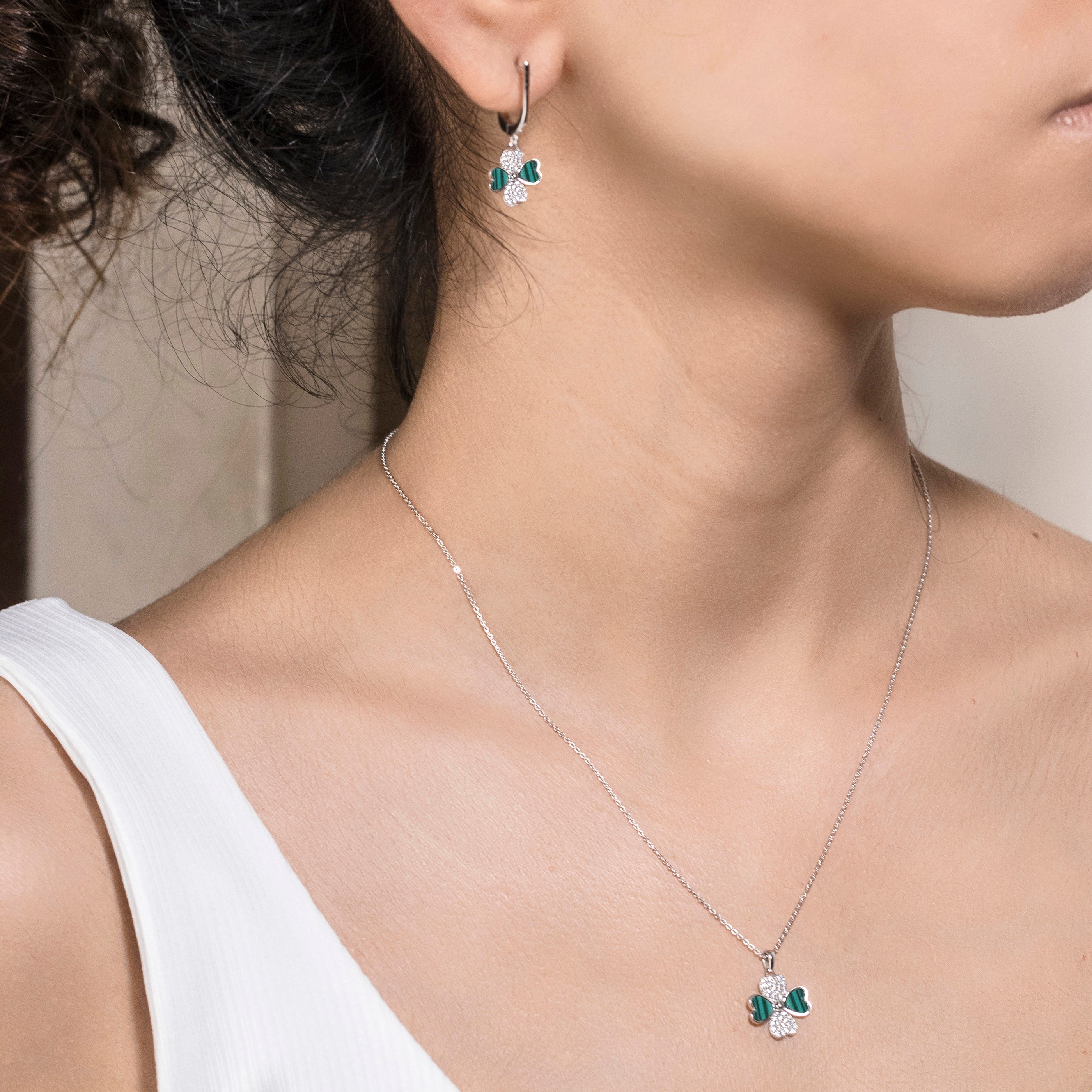 Emerald Heart Romance Necklace Set in 925 Silver - Elegant CZ-Accented Jewelry for Gifting and Special Occasions