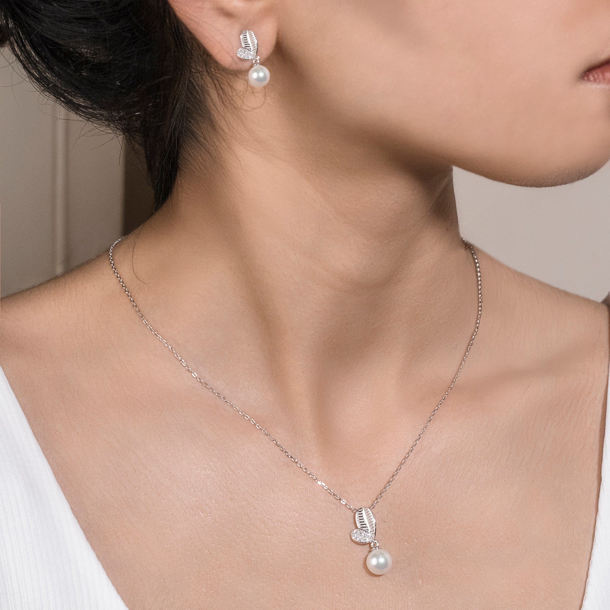 925 Sterling Silver Pearl Leaf Pendant Necklace Set - Elegant Nature-Inspired Jewelry for Special Occasions