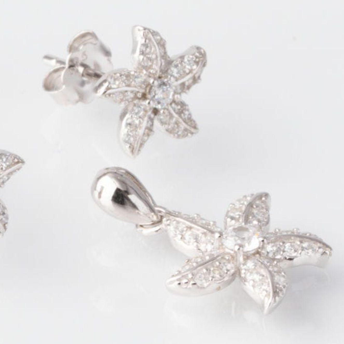 Blossom Bloom  pendant set