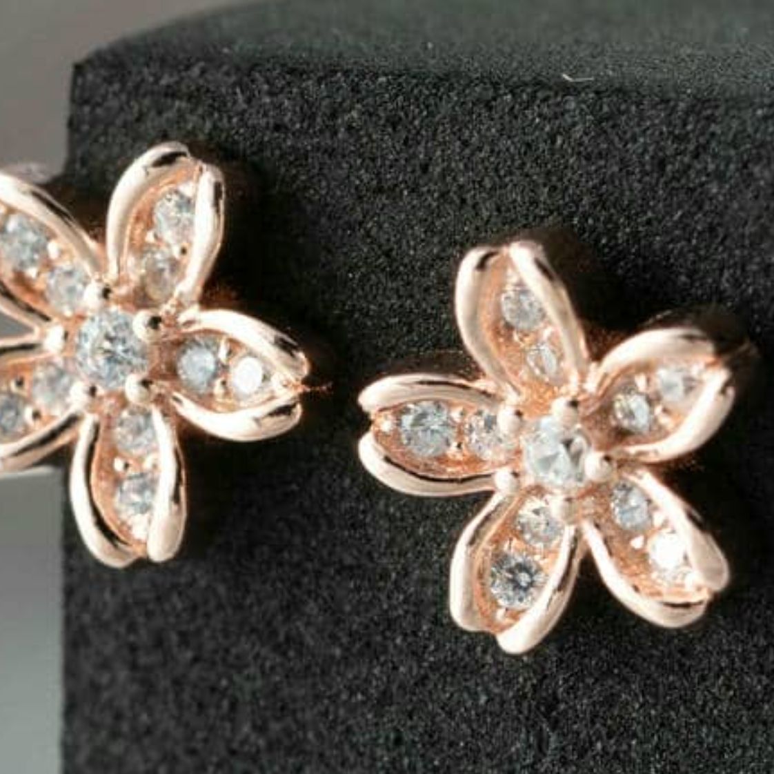Rose Gold Floral Finesse Earrings