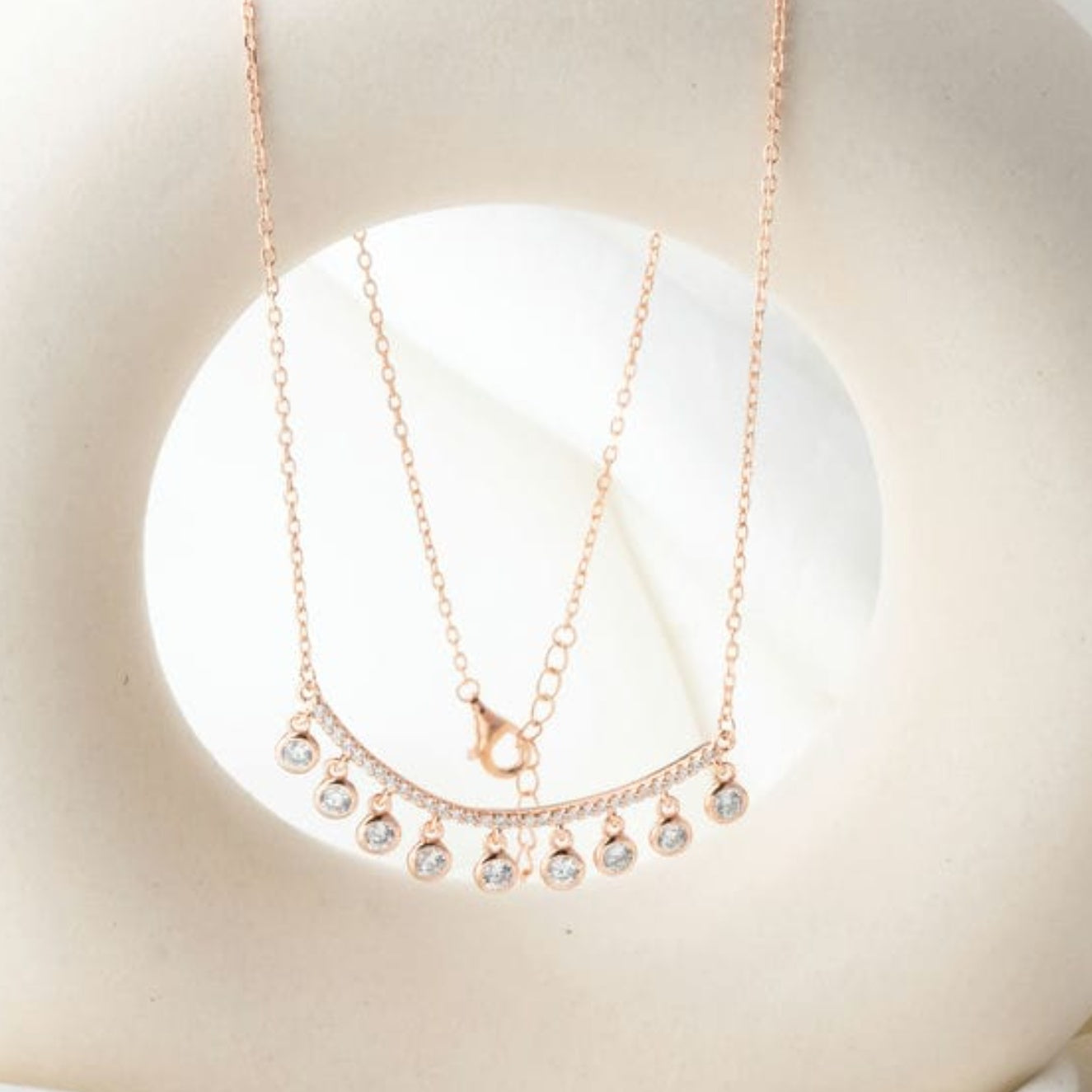 Chic Silver Pendant Necklace Set