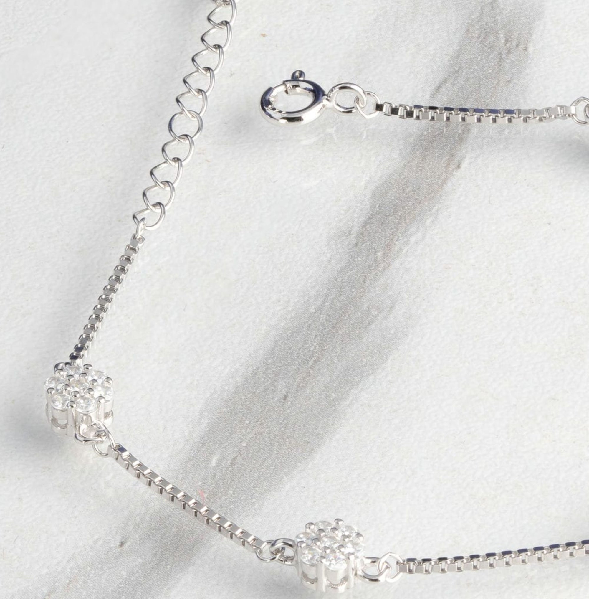 Dainty Daisy Silver Bracelet