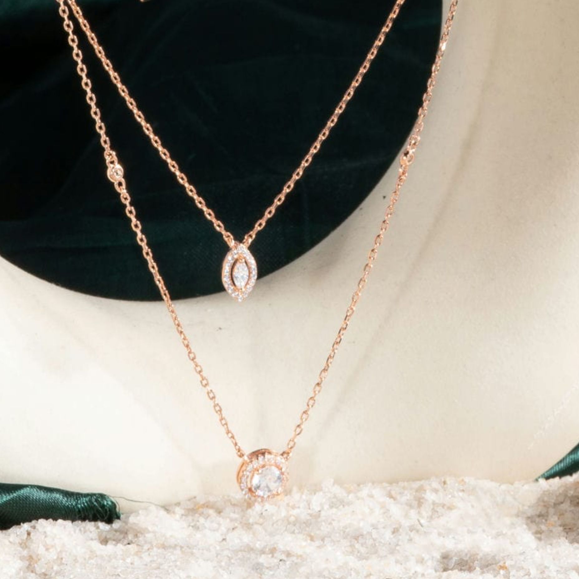 Stylish Rose Gold Halo Pendant Necklace Set